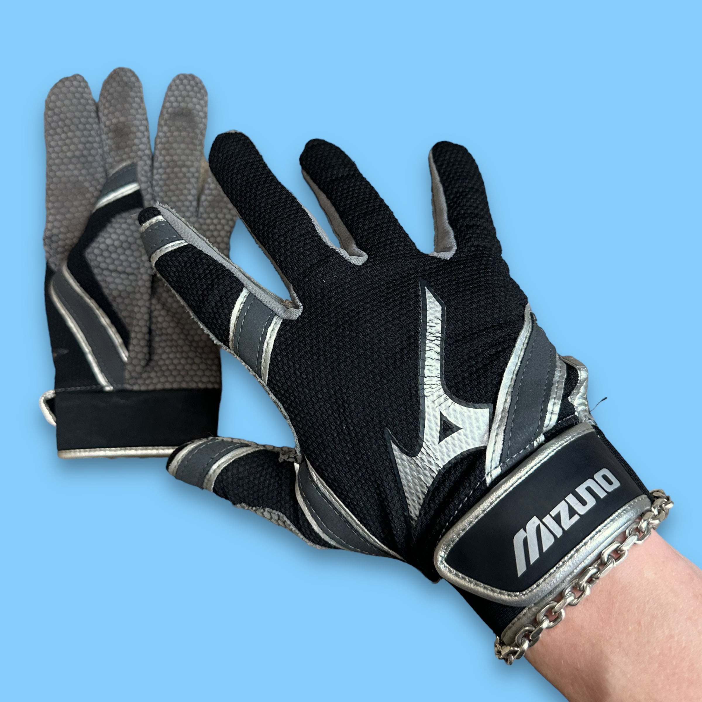 Mizuno Sports Gloves