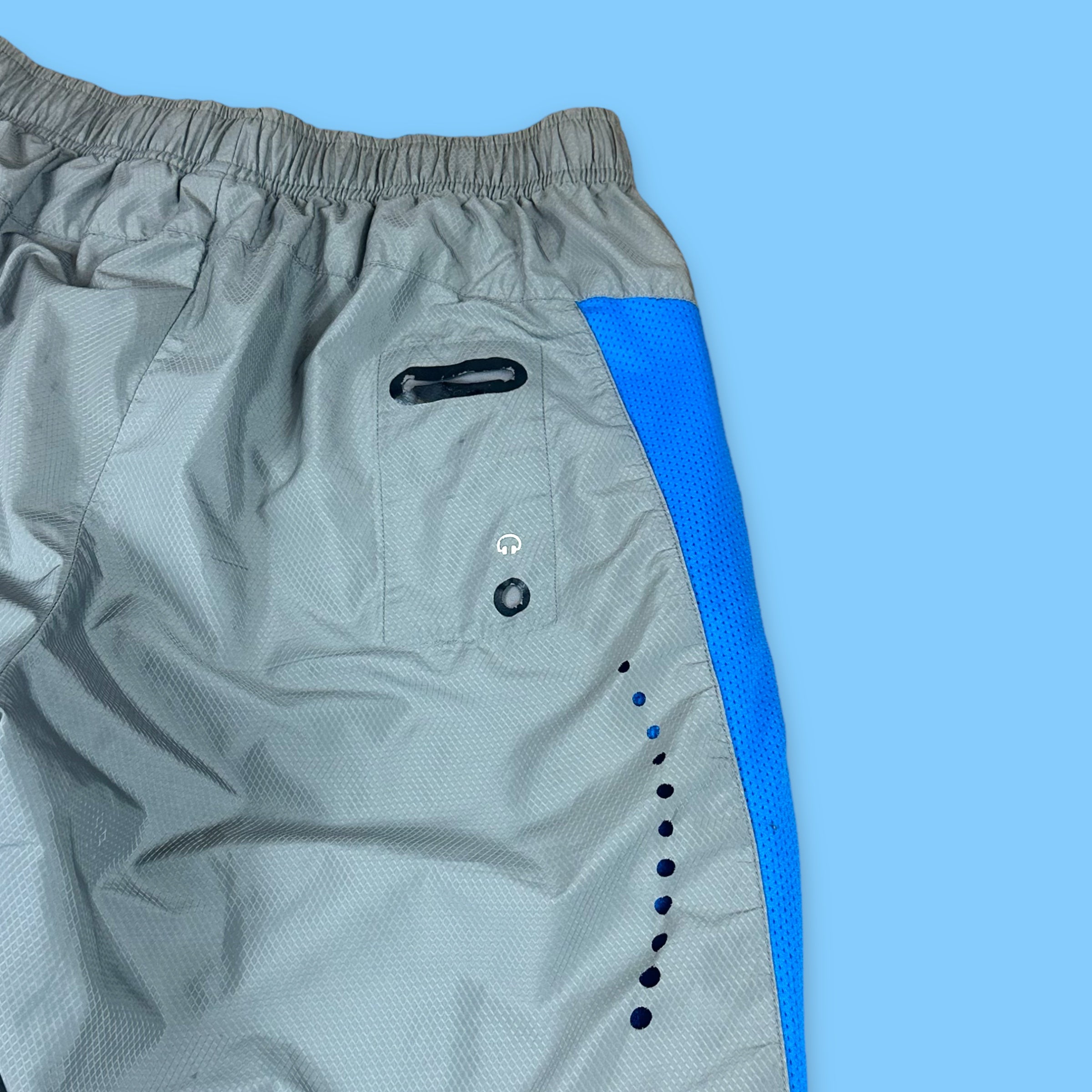 00’s Nike ‘iPod Series’ Mini Swoosh Shorts (M)